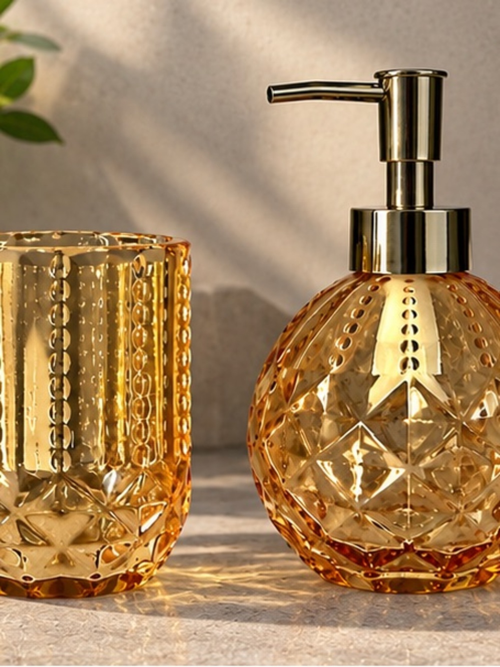 Amber Geometric Bath Set